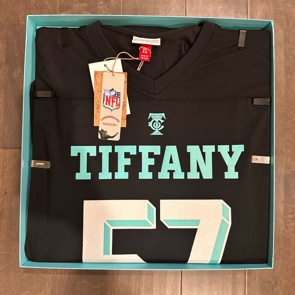 Tiffany NFL Mitchell&Ness jersey.